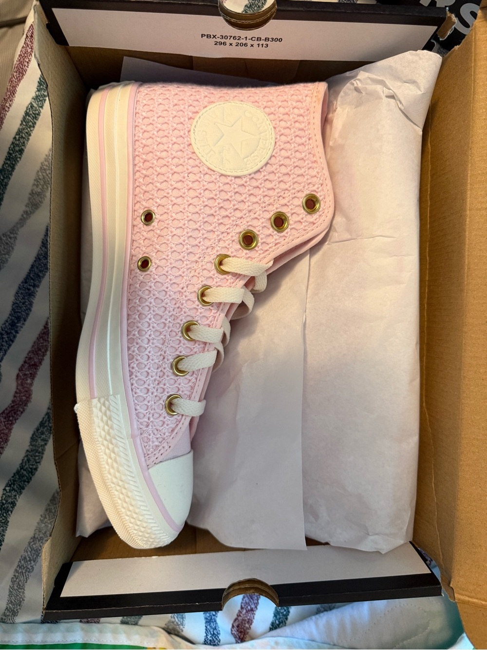 Pink crochet-knit converse